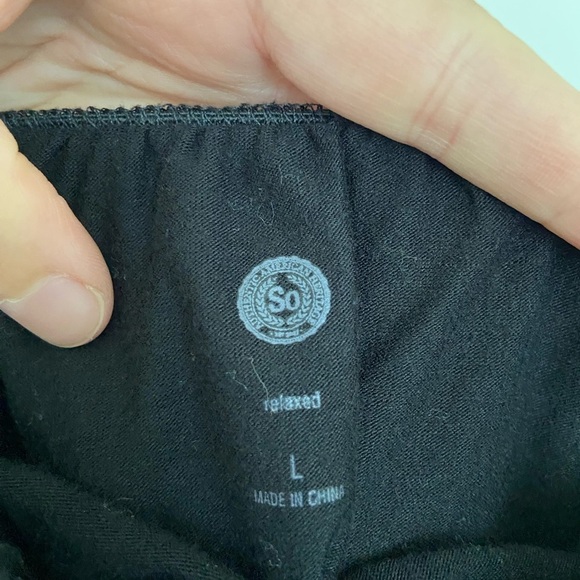 SO women’s relaxed off‎ shoulder shirt — large - Picture 3 of 5